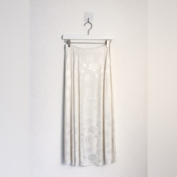 Aritzia Wilfred Cream Floral Women's Skirt - Picture 3 of 3